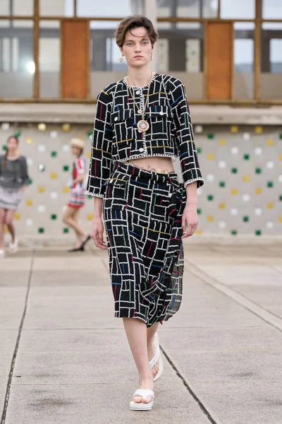 Look 34